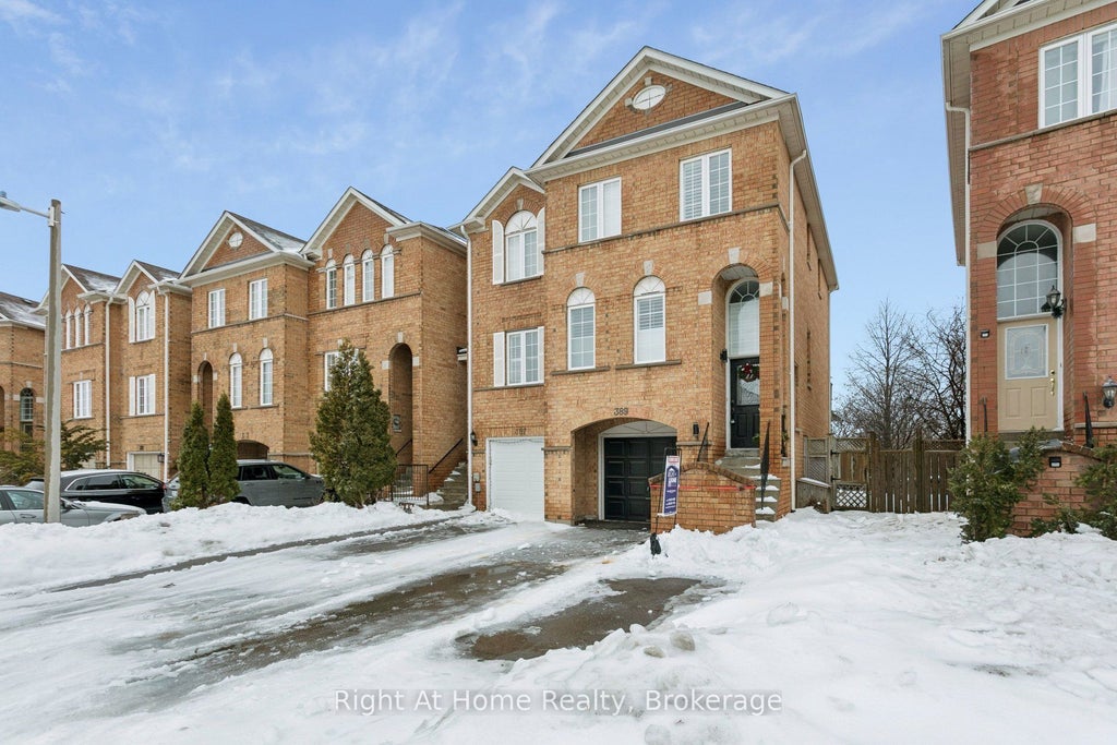 389 Fairgate Way, Oakville