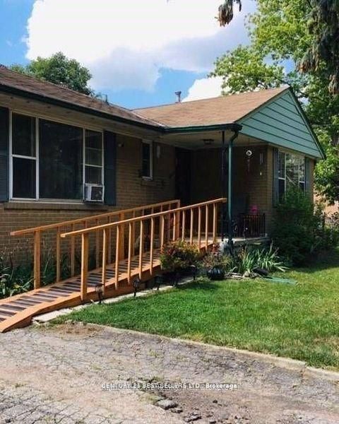 320 Ashbury Road, Oakville