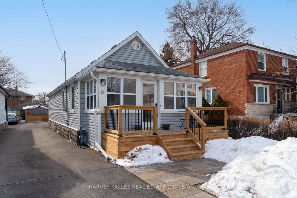 31 Elder Avenue, Toronto W06