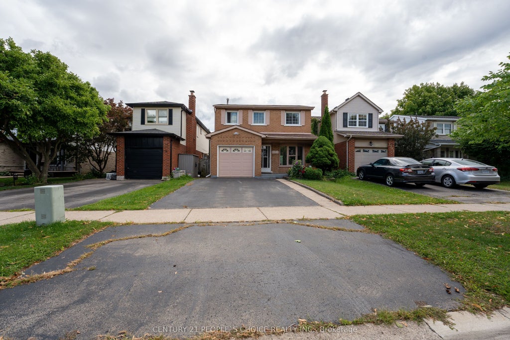 2247 Silverbirch Court, Burlington