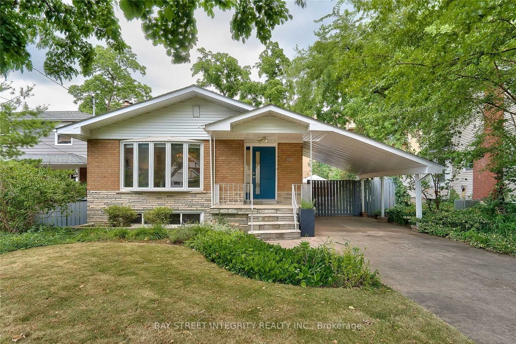 391 Maple Avenue, Oakville