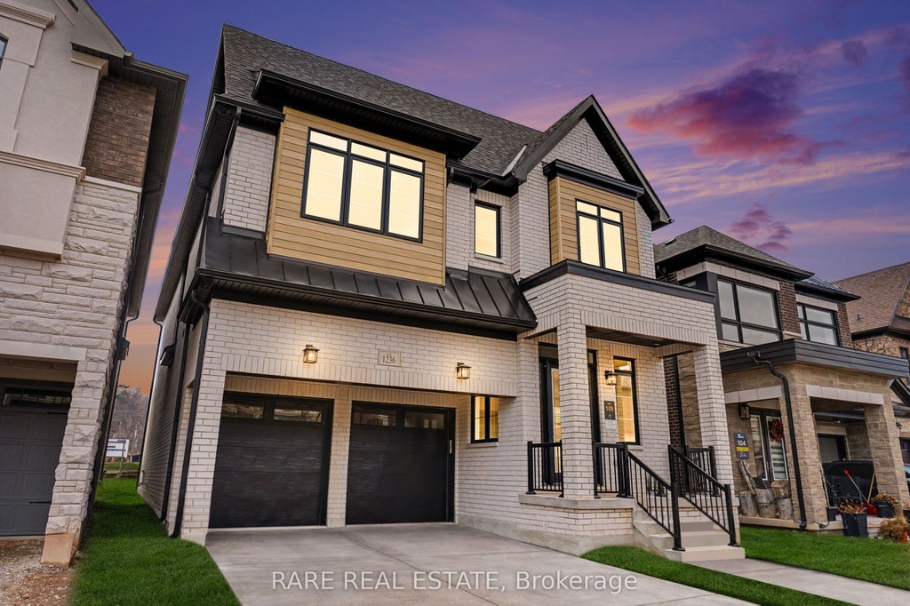 1236 Queens Plate Road W, Oakville