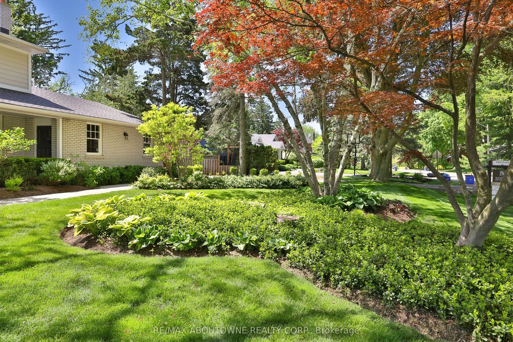 1268 Hillhurst Road, Oakville