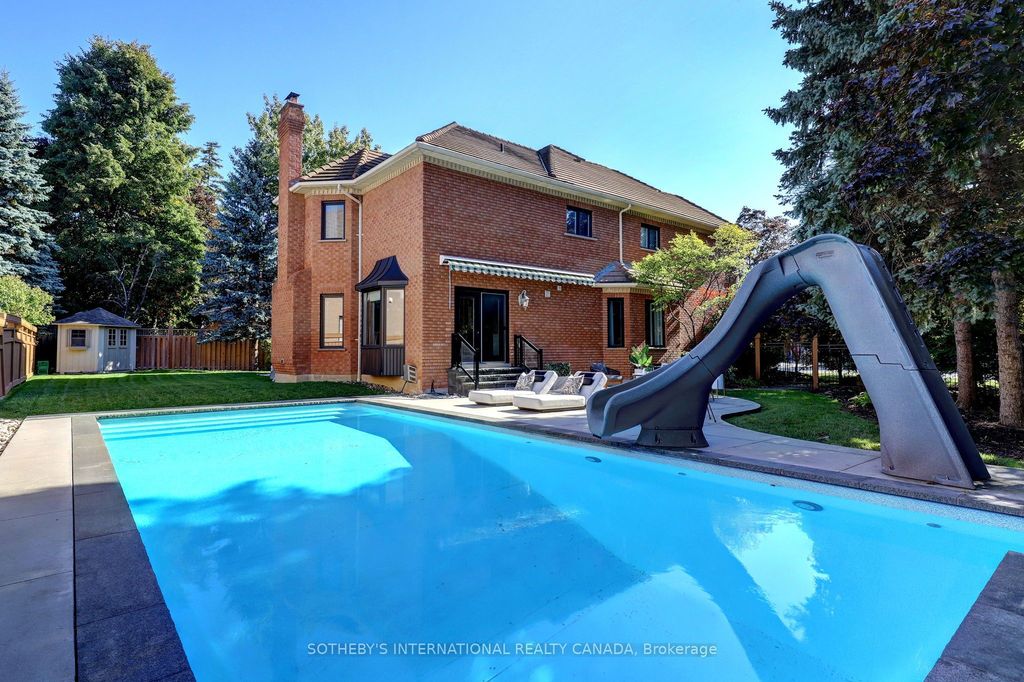 1939 Calgary Court, Mississauga