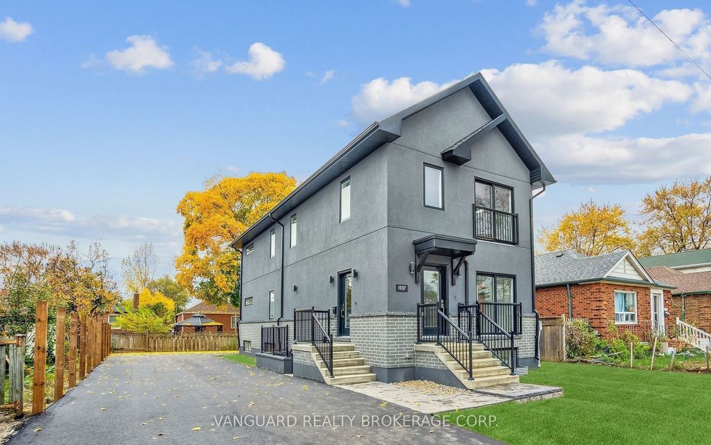 1937 Lawrence Avenue W, Toronto W04