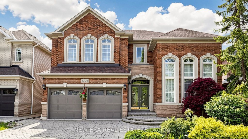 1206 Lindenrock Drive, Oakville