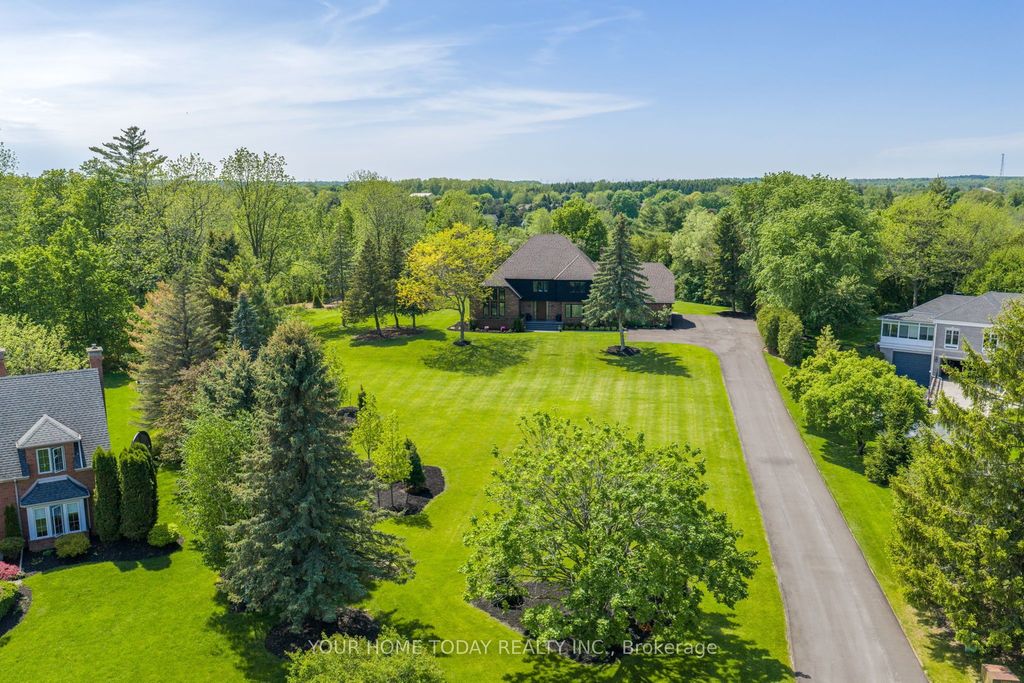 27 Chantelay Crescent, Halton Hills