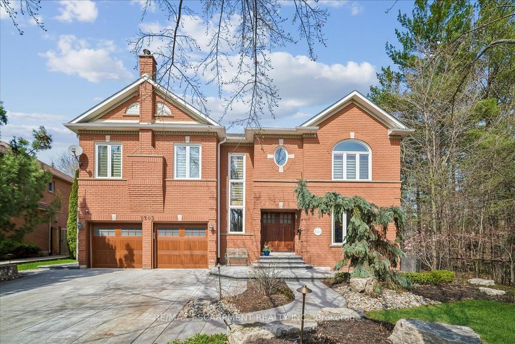 2203 Winding Woods Drive, Oakville