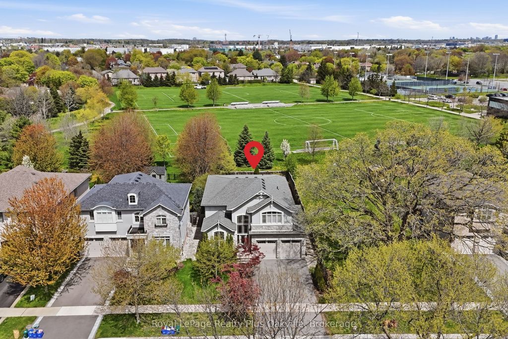 2363 Yolanda Drive, Oakville