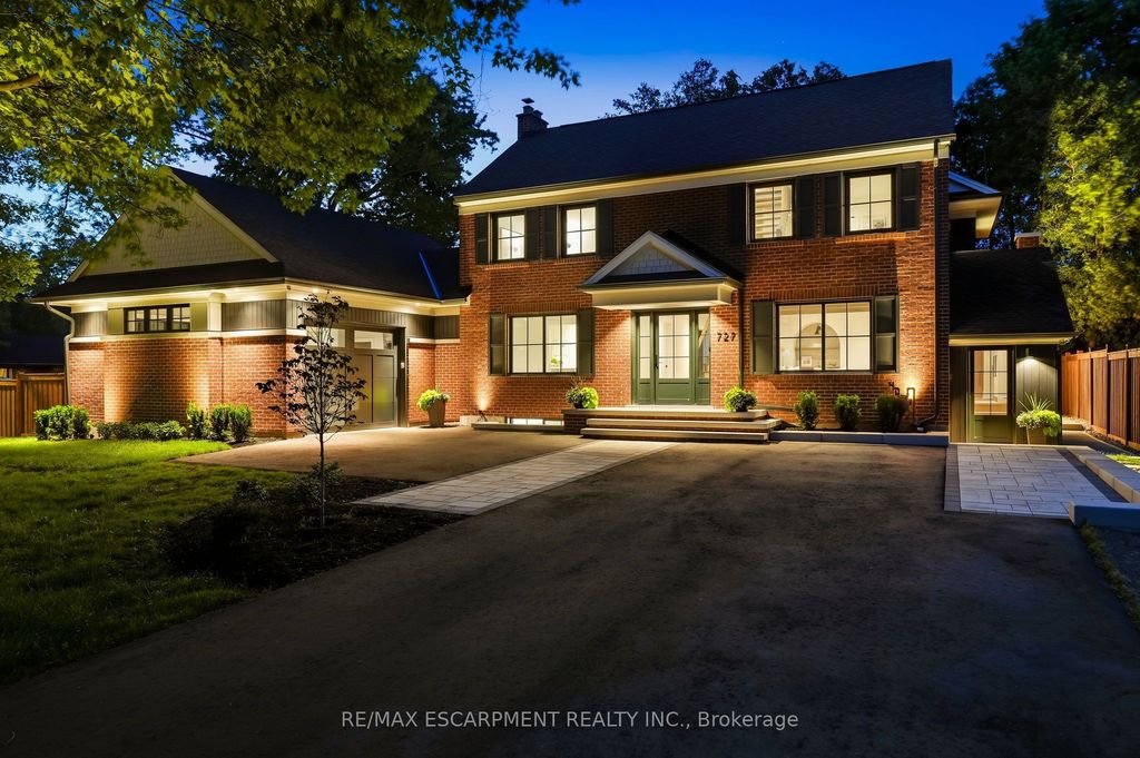 727 King Road, Burlington