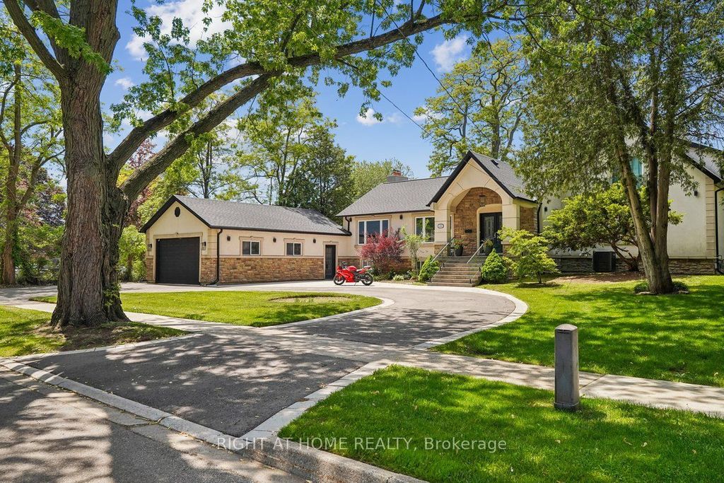 2090 Stonehouse Crescent, Mississauga