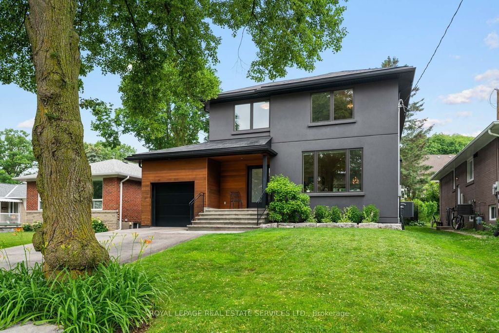 8 Firwood Crescent, Toronto W08