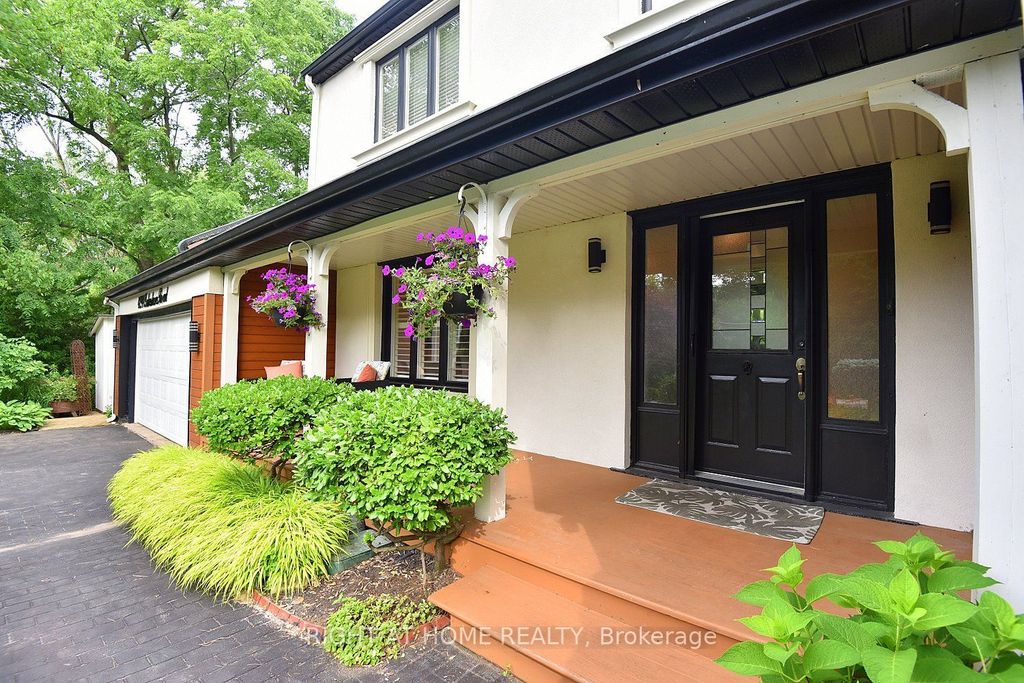 4299 Lakeshore Road, Burlington