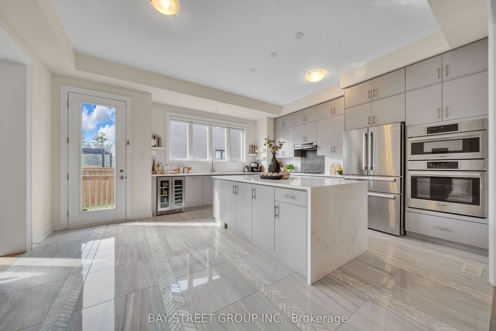 2411 Saw Whet Boulevard, Oakville