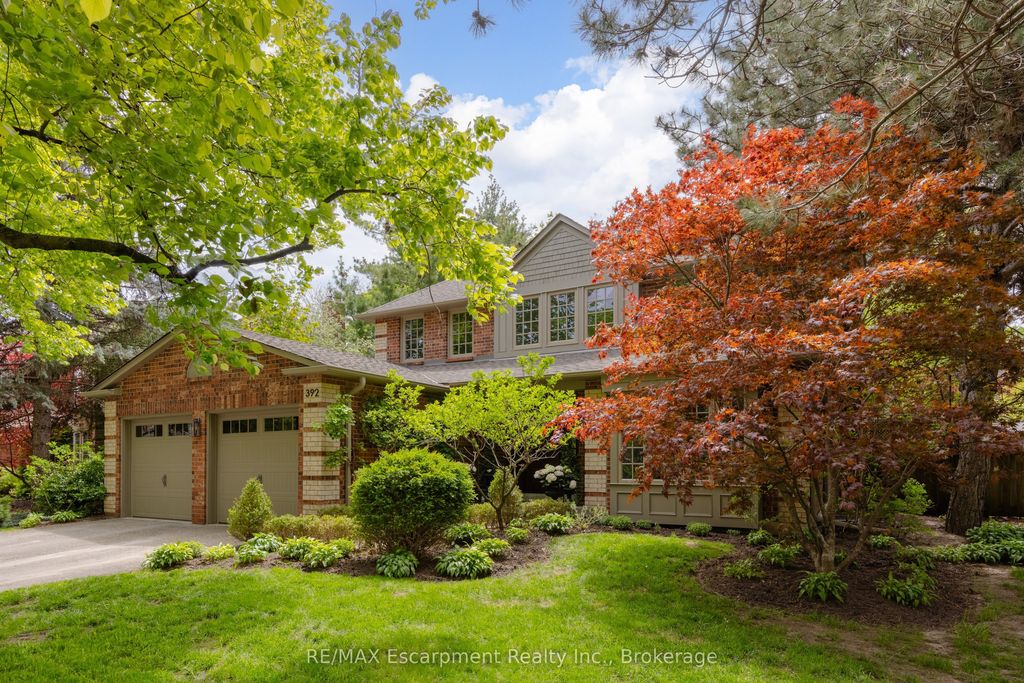 392 Aspen Forest Drive, Oakville