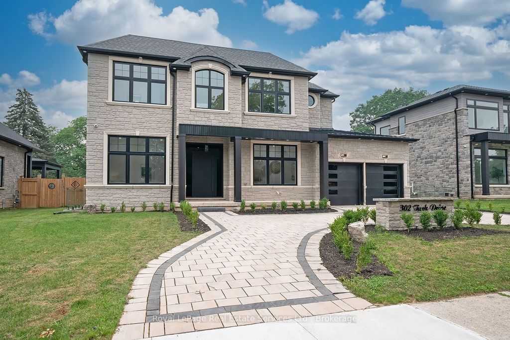 302 Tuck Drive, Burlington
