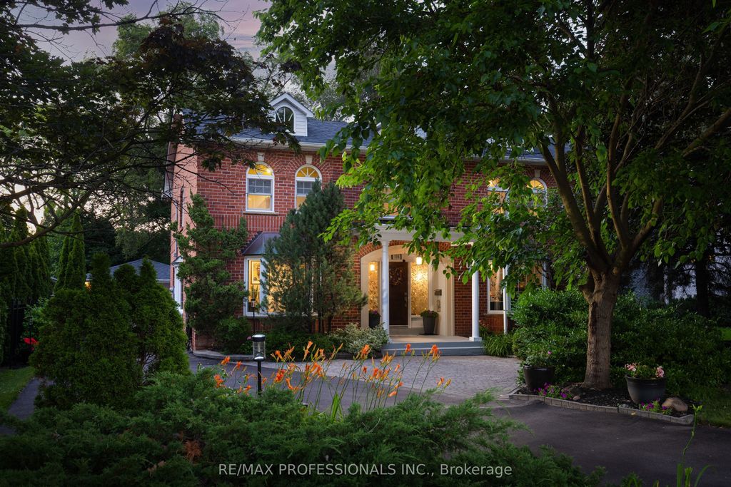 106 Rathburn Road, Toronto W08