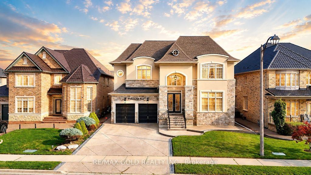 9 Lauderhill Road, Brampton