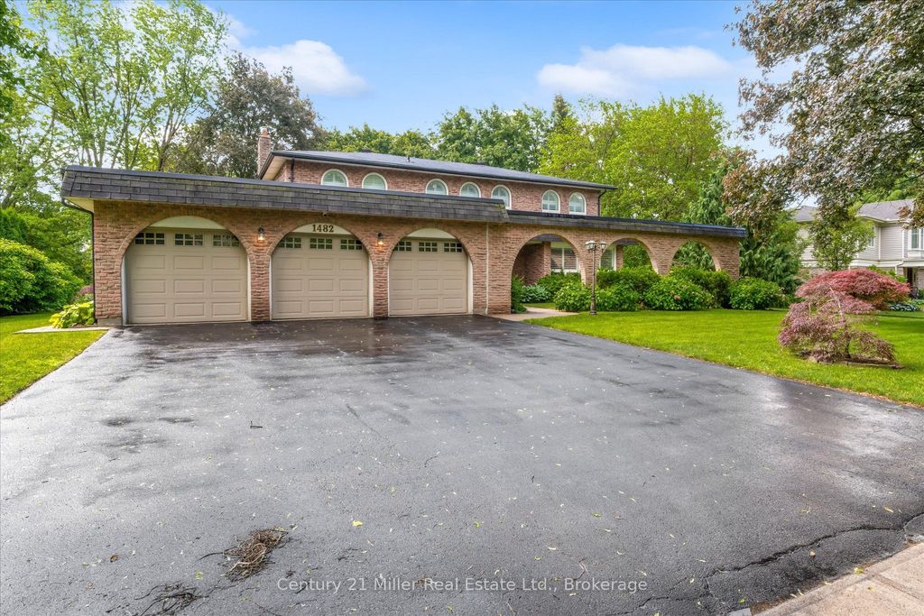 1482 Caulder Drive, Oakville