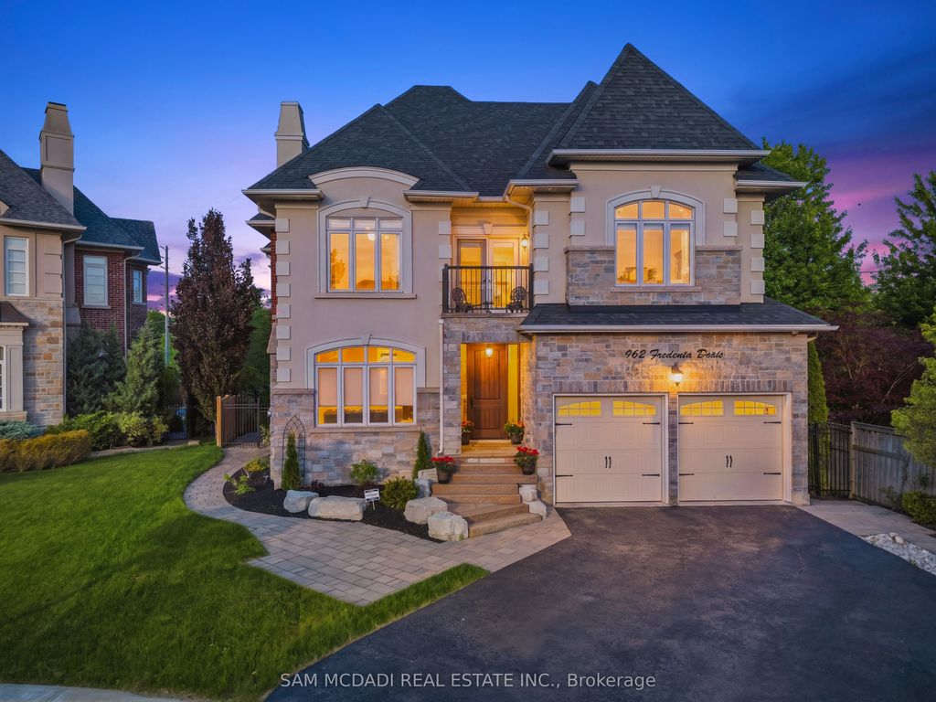 962 Fredonia Drive, Mississauga