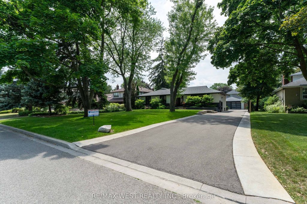 92 Warwood Road, Toronto W08