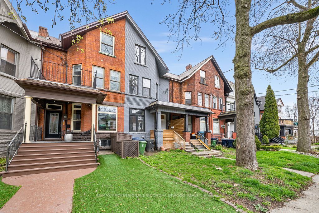 13 Spencer Avenue, Toronto W01