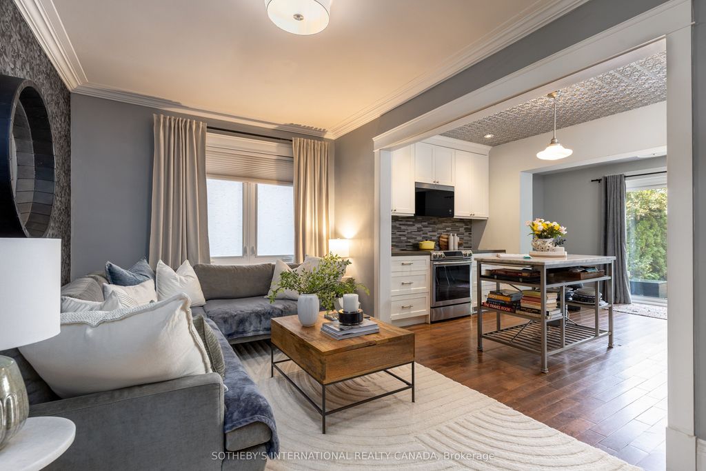 2 Rexford Road, Toronto W02