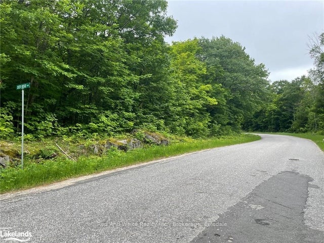 23 Ahmic Lake Road, Magnetawan