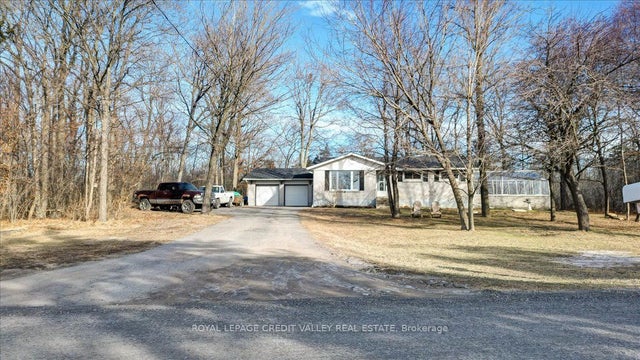 170 Crofton Road N, Prince Edward County