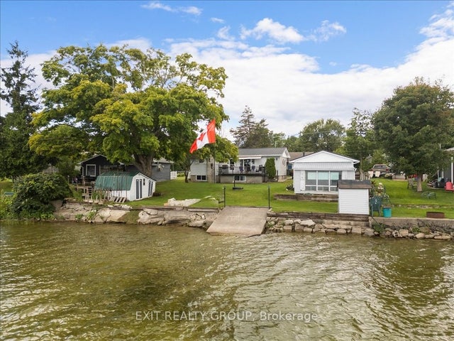 82 Outlet Road, Prince Edward County