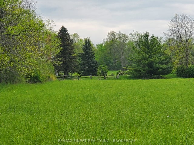 4677 Petworth Road, Frontenac