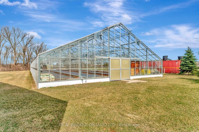1135 Norfolk Cty 19 Road W, Norfolk