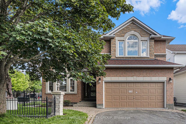 163 Yoho Drive, Kanata