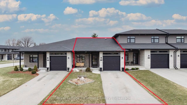 84 Rowe Avenue, South Huron