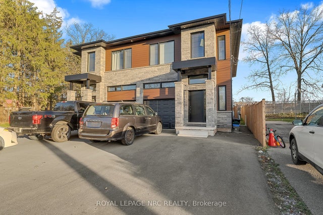 318 River Road, Welland