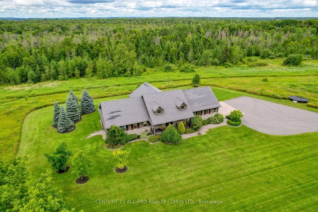2300 Victoria Road, Prince Edward County