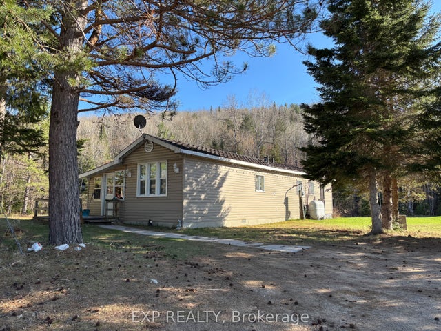155 Dawson Road, South Algonquin