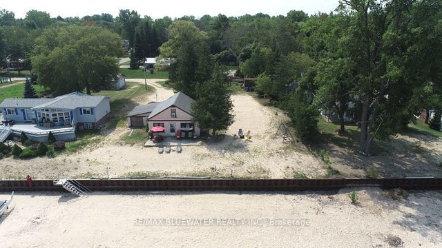6290 William Street, Lambton Shores