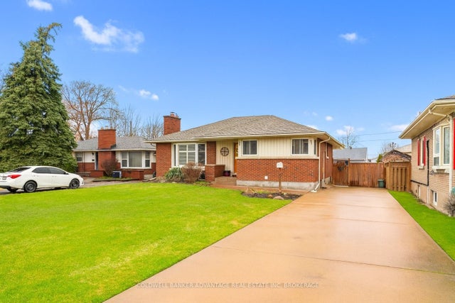 9 Meadowvale Drive, St. Catharines