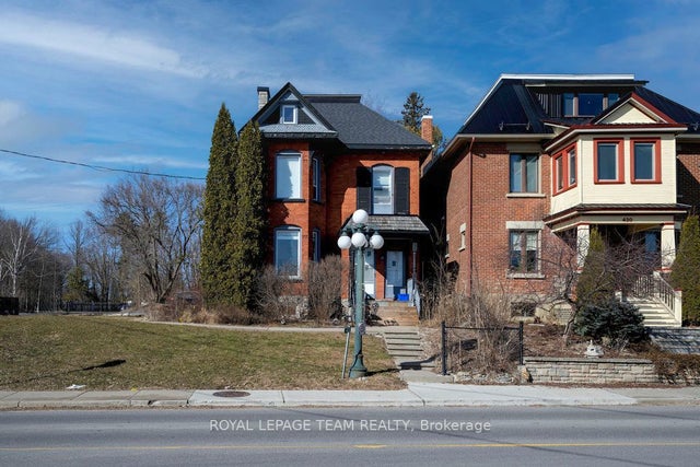 422 Donald B Munro Drive, Carp - Huntley Ward