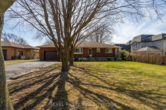6398 Mountain Road, Niagara Falls