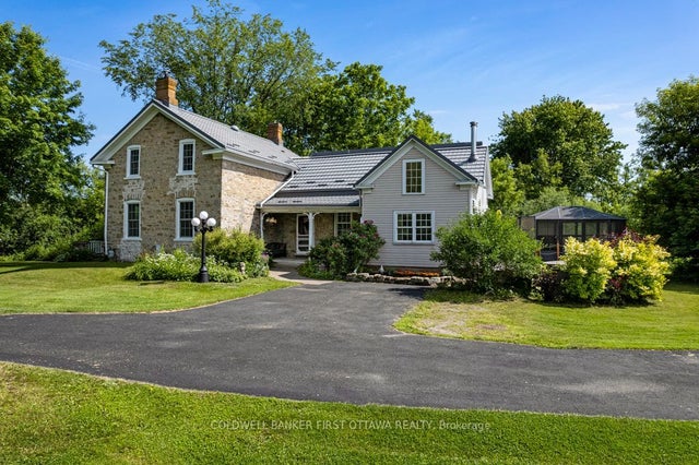 28 South Street, Drummond/North Elmsley