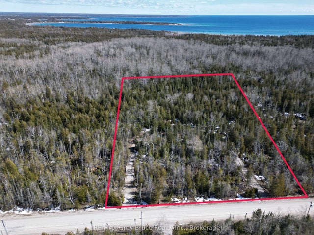 31 Baise Avenue, Northern Bruce Peninsula