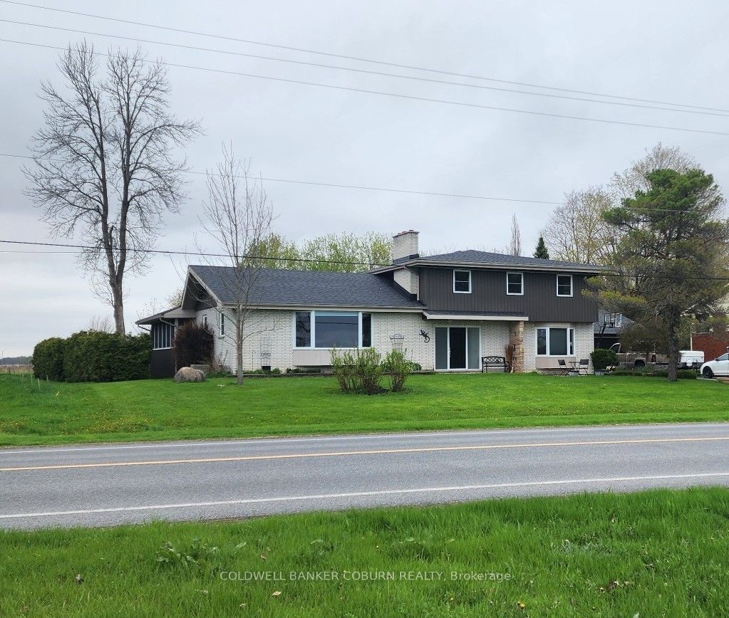 11391 Lakeshore Drive, South Dundas