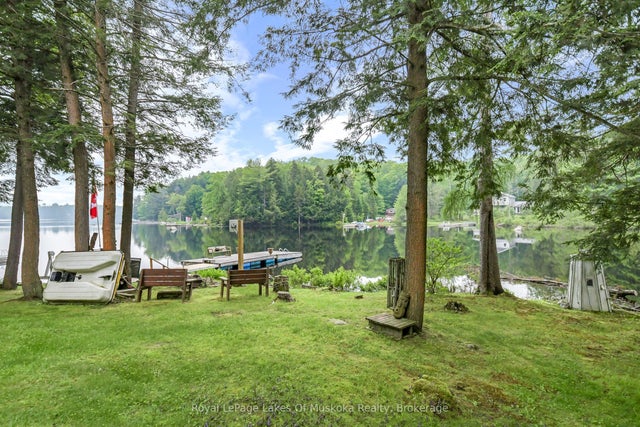 1019 Lakeshore Drive N, Bracebridge