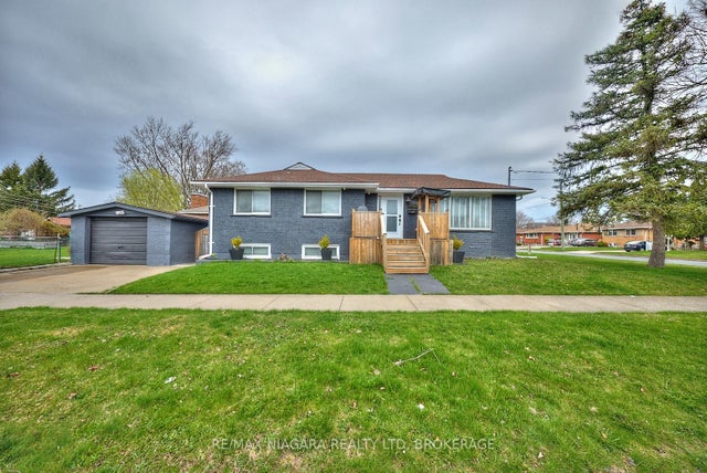 6933 Hagar Avenue, Niagara Falls