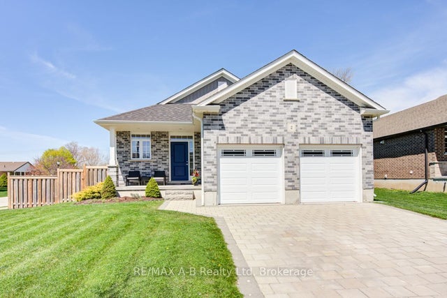 2 Diamondridge Court, St. Marys