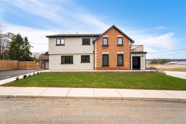 157 Main Street W, Grey Highlands