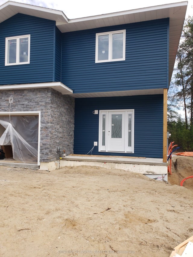 94a Frontenac Crescent, Deep River