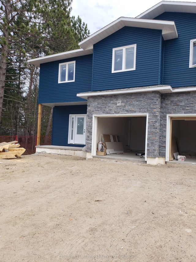 94d Frontenac Crescent, Deep River